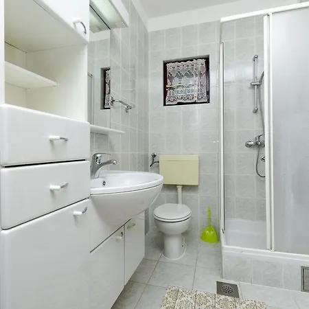 Apartment Mime *