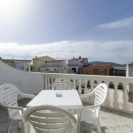 Mime Apartamento Pirovac